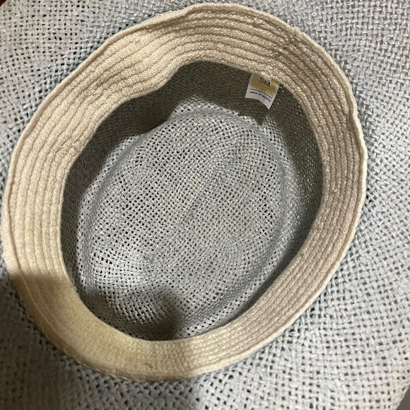 Vintage 90s Wide brim curved straw flat top cowboy hat gold band main image 5